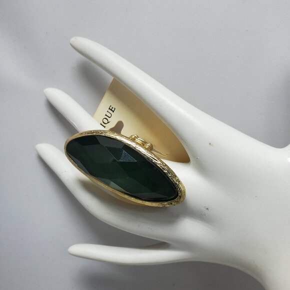 Mystique green emerald faceted gold stretch ring - Picture 5 of 6